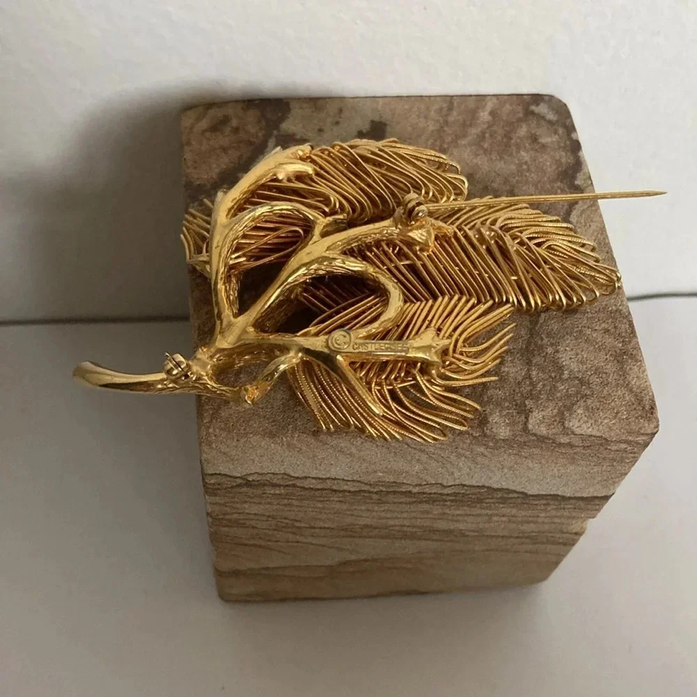 Vintage Castlecliff Gold Tone Branch Wire Brooch Pin
